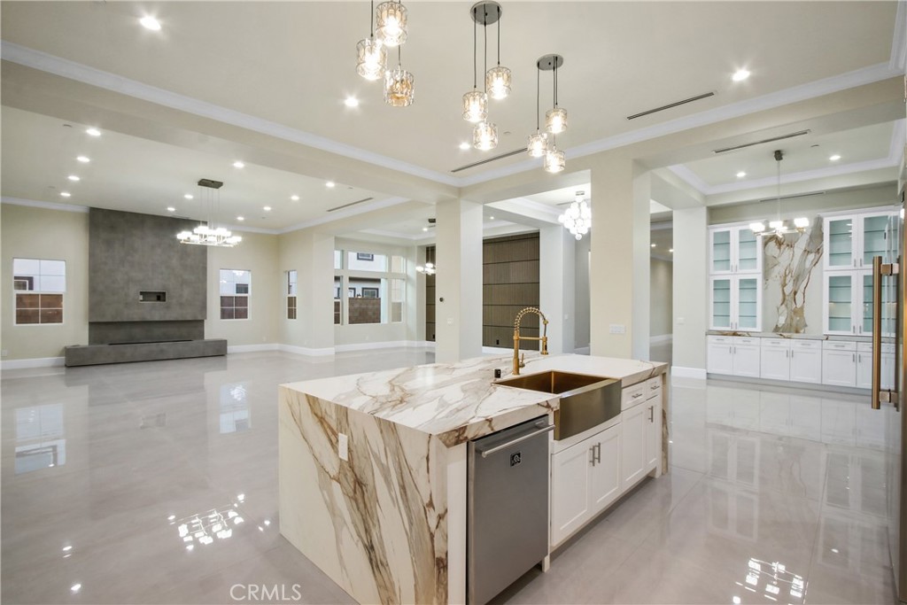 13715 Copley