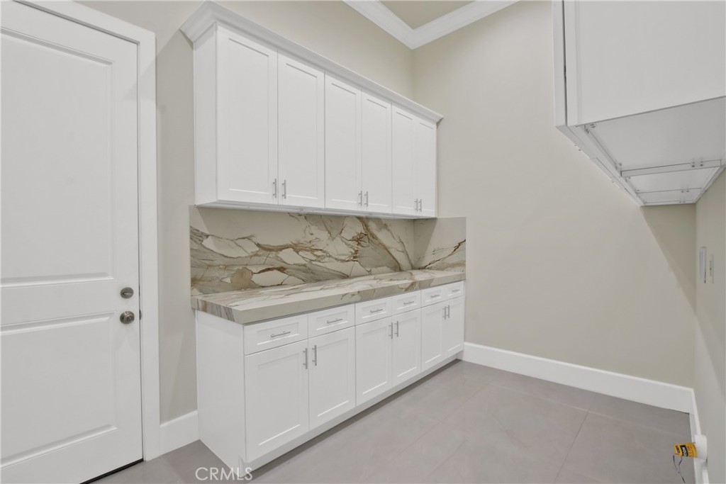 13715 Copley