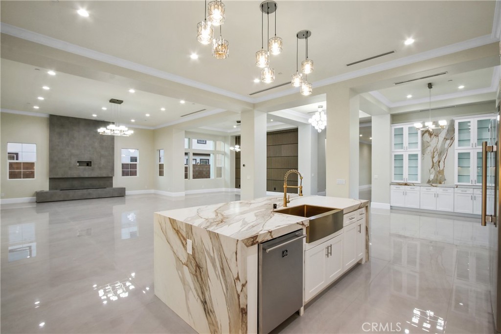 13715 Copley