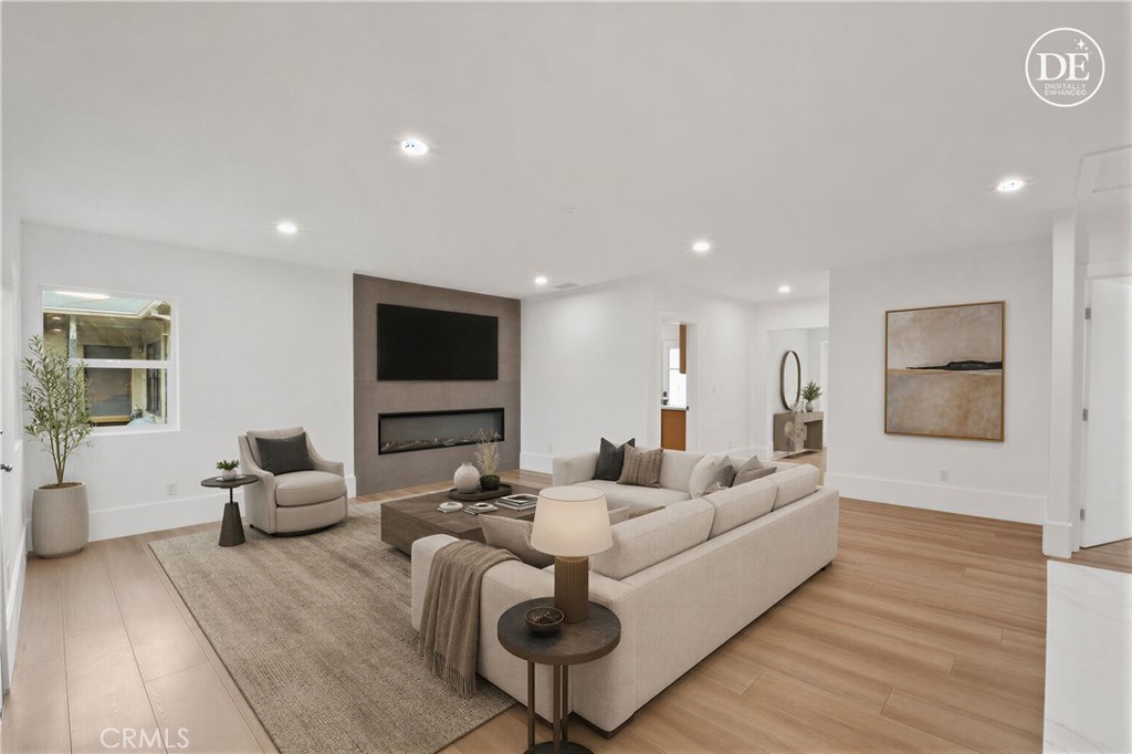 2995 E Del Mar