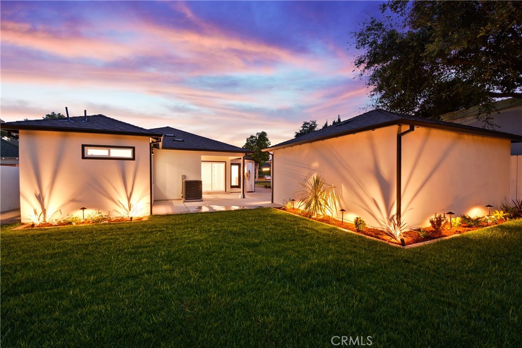 2995 E Del Mar