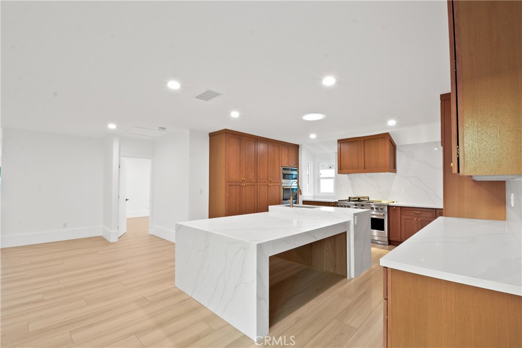 2995 E Del Mar