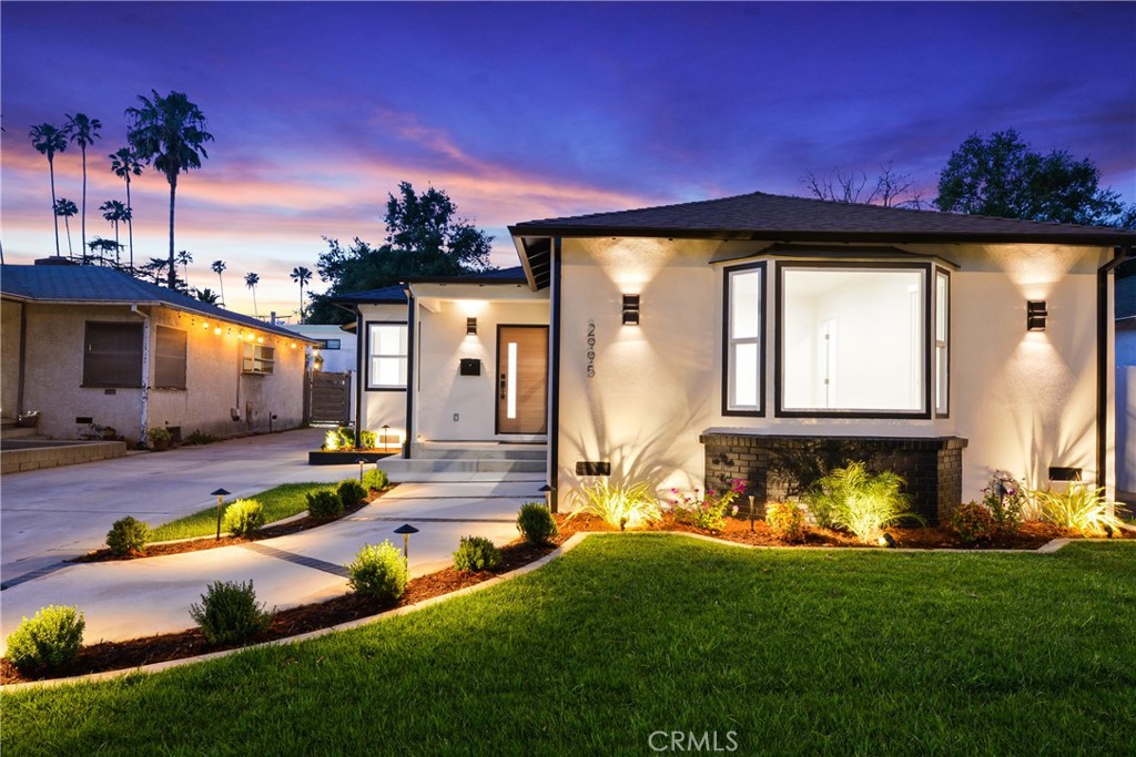 2995 E Del Mar