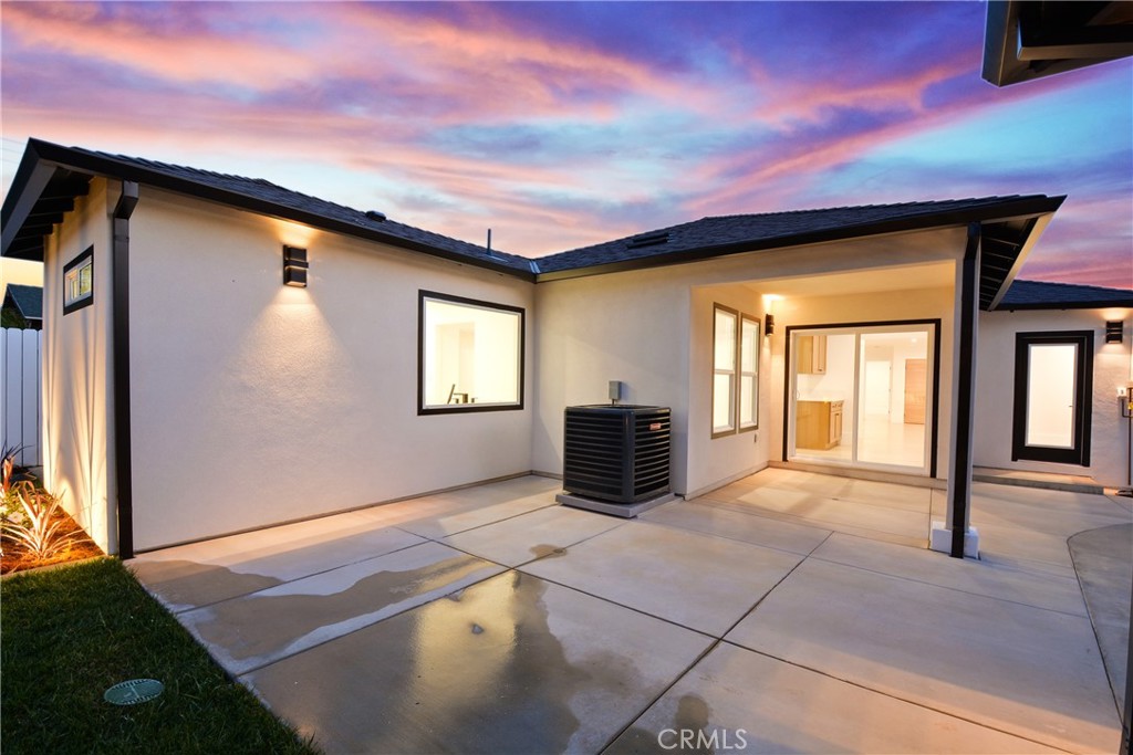 2995 E Del Mar
