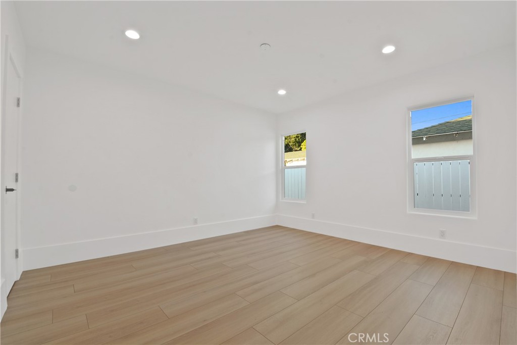 2995 E Del Mar