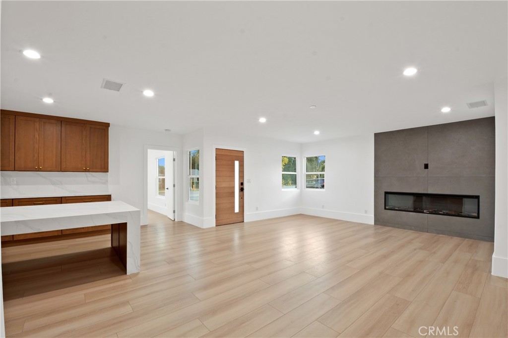 2995 E Del Mar