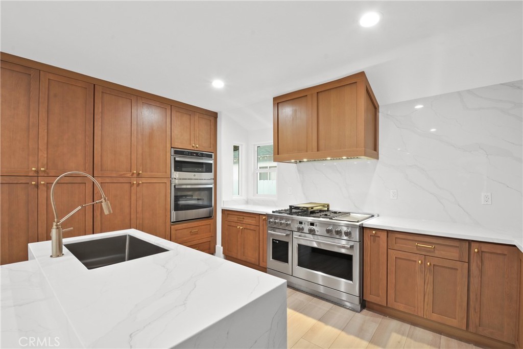 2995 E Del Mar