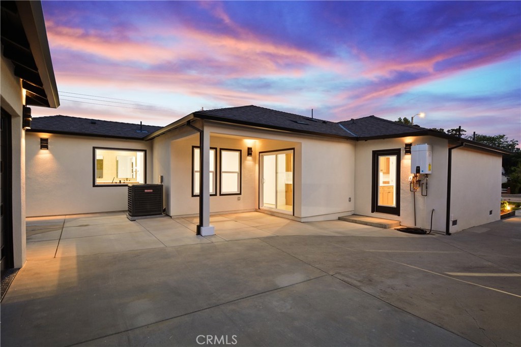 2995 E Del Mar