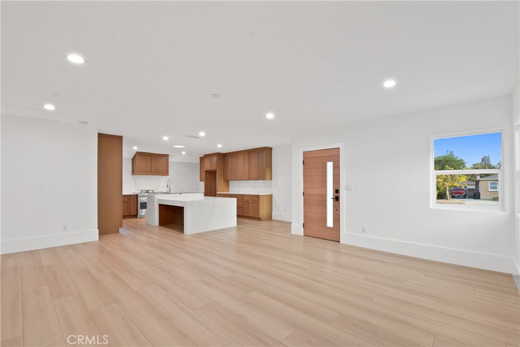 2995 E Del Mar