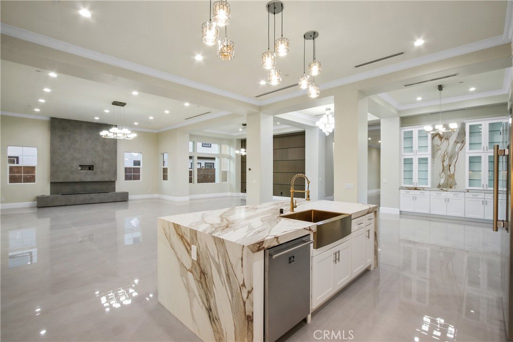 13715 Copley