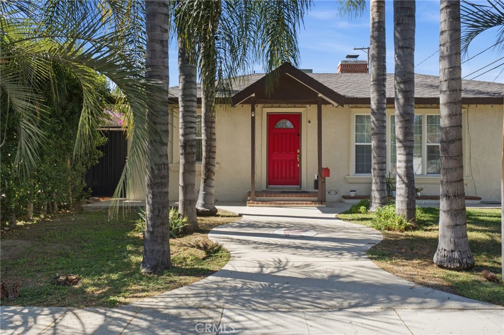 611 S Griffith Park
