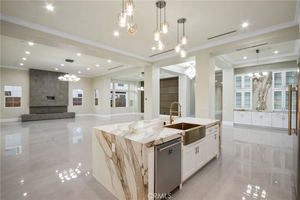 13715 Copley