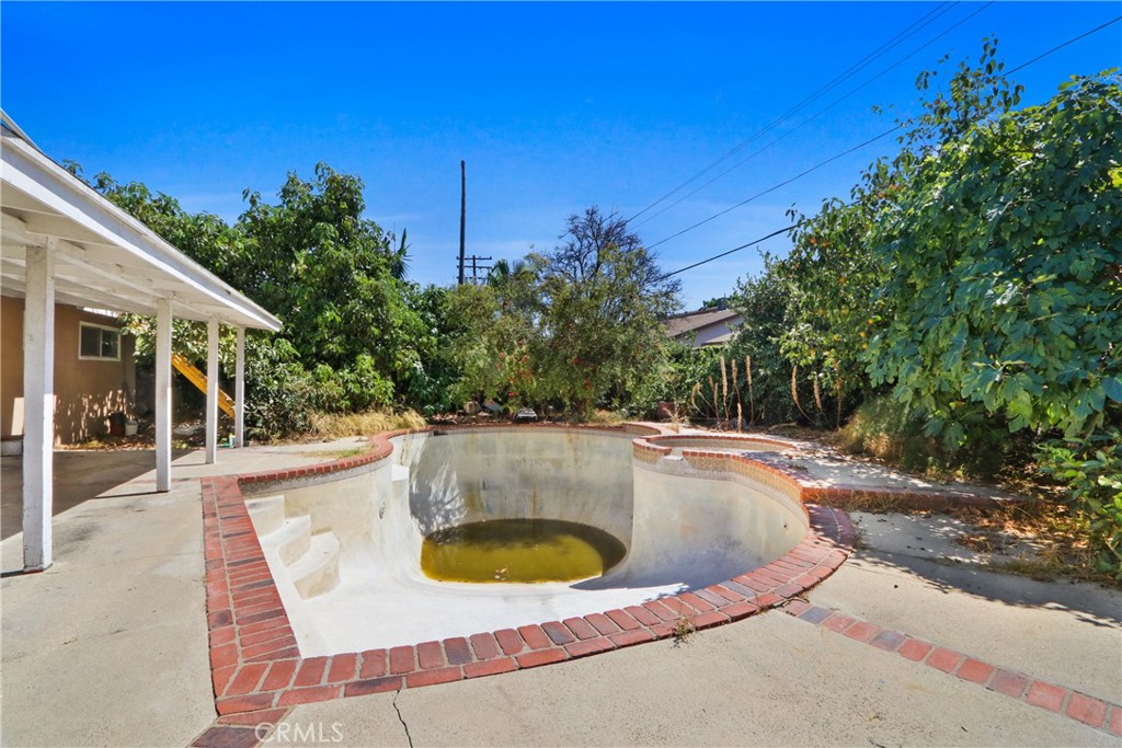 1432 W Birchmont