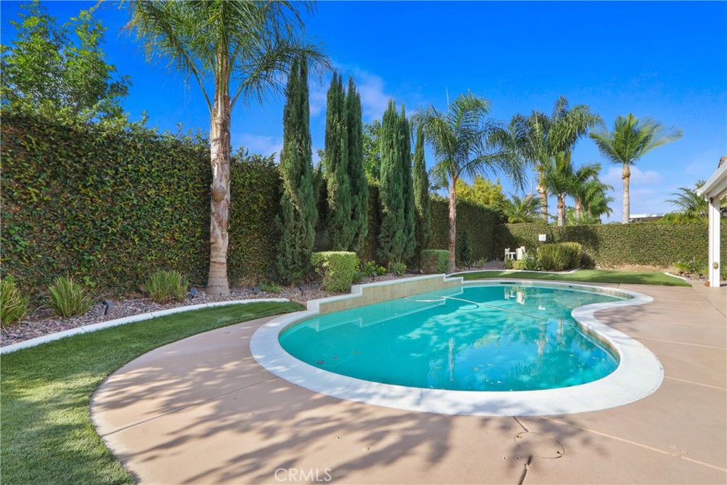 13713 Turf Paradise