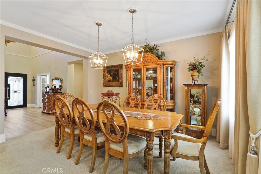 13713 Turf Paradise