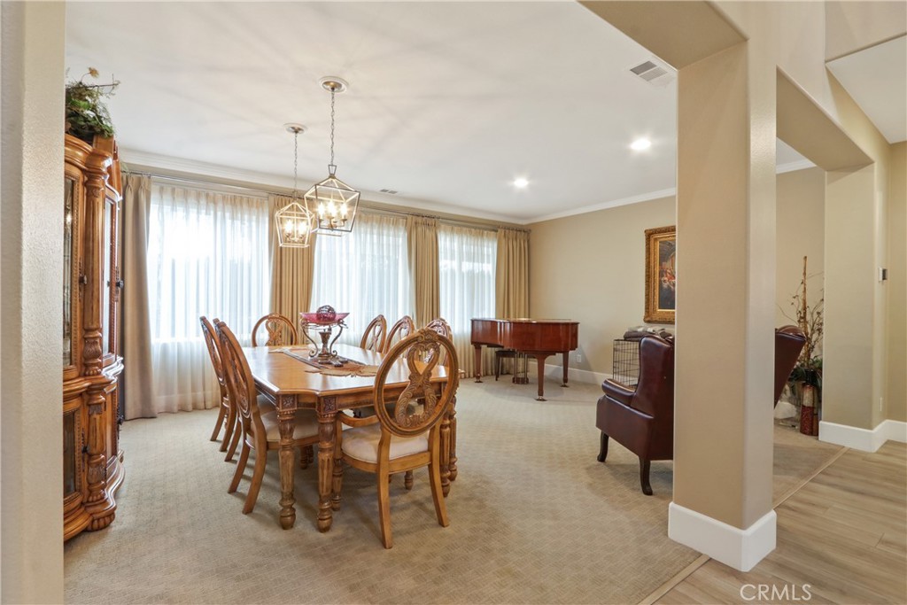 13713 Turf Paradise