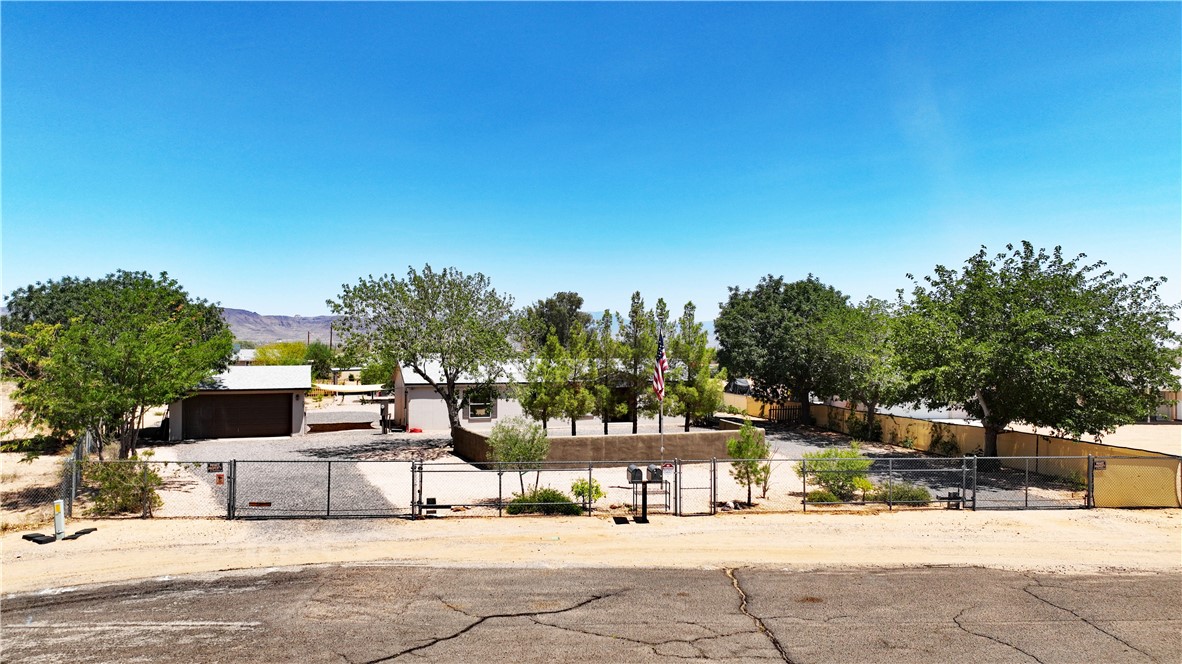 5622 W San Pedro Place