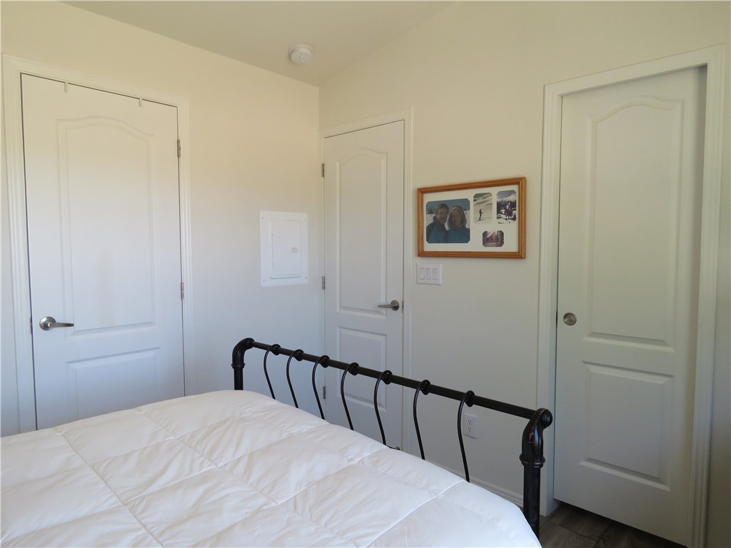 5622 W San Pedro Place