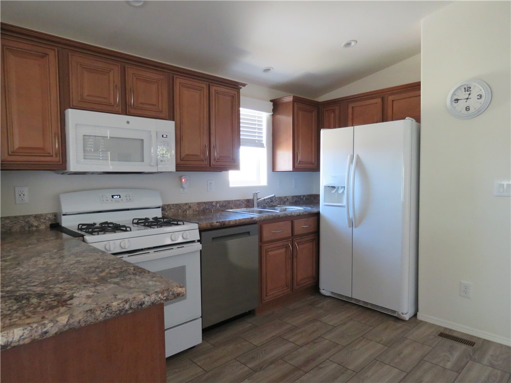 5622 W San Pedro Place