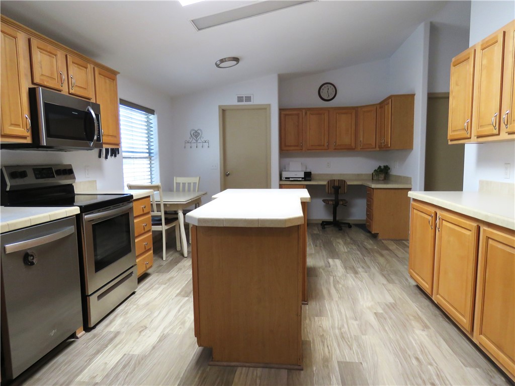 5622 W San Pedro Place