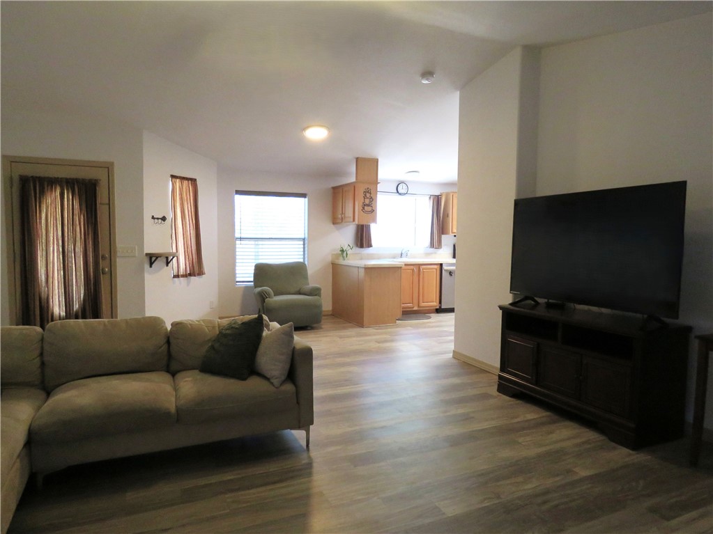 5622 W San Pedro Place