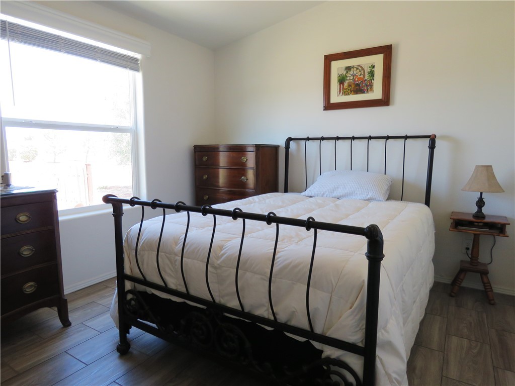 5622 W San Pedro Place