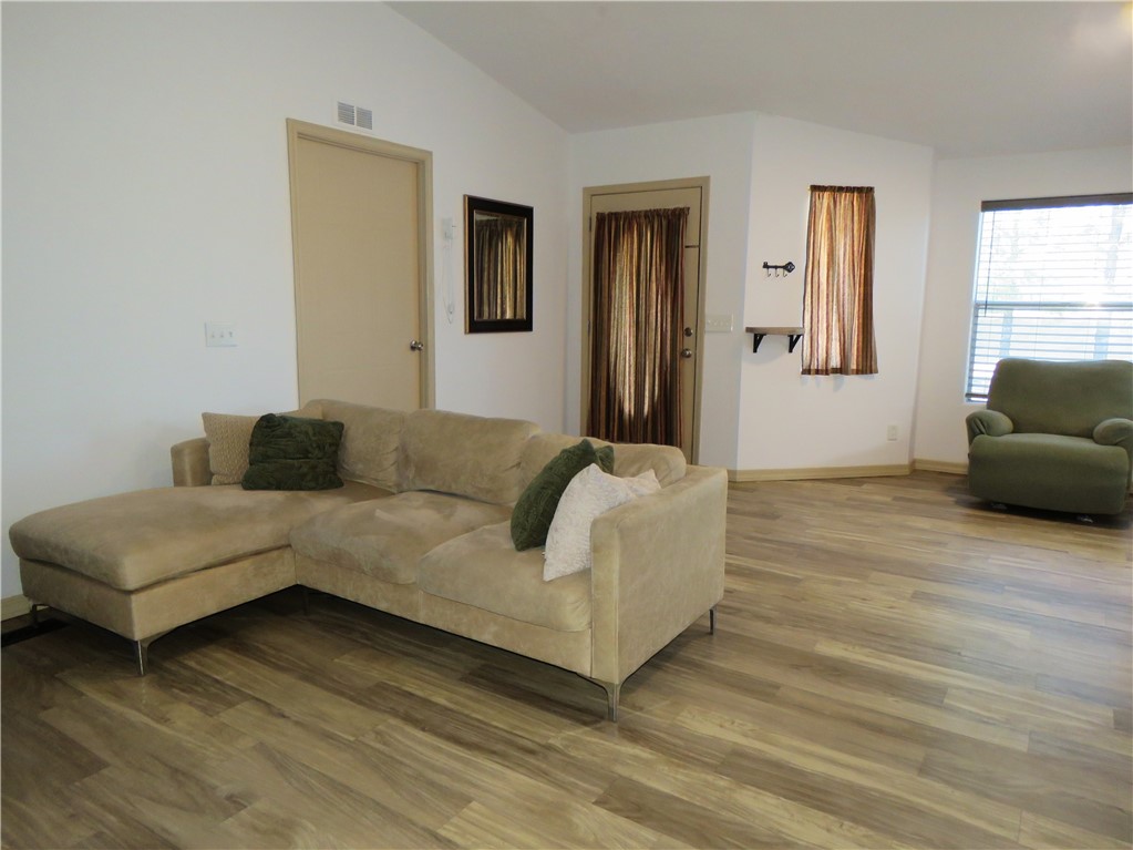 5622 W San Pedro Place