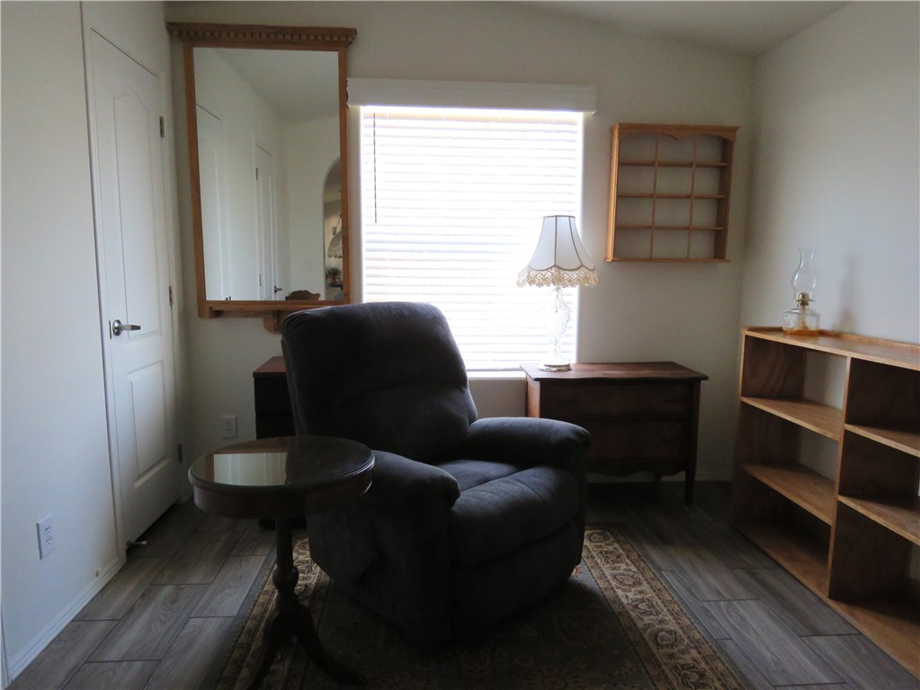 5622 W San Pedro Place