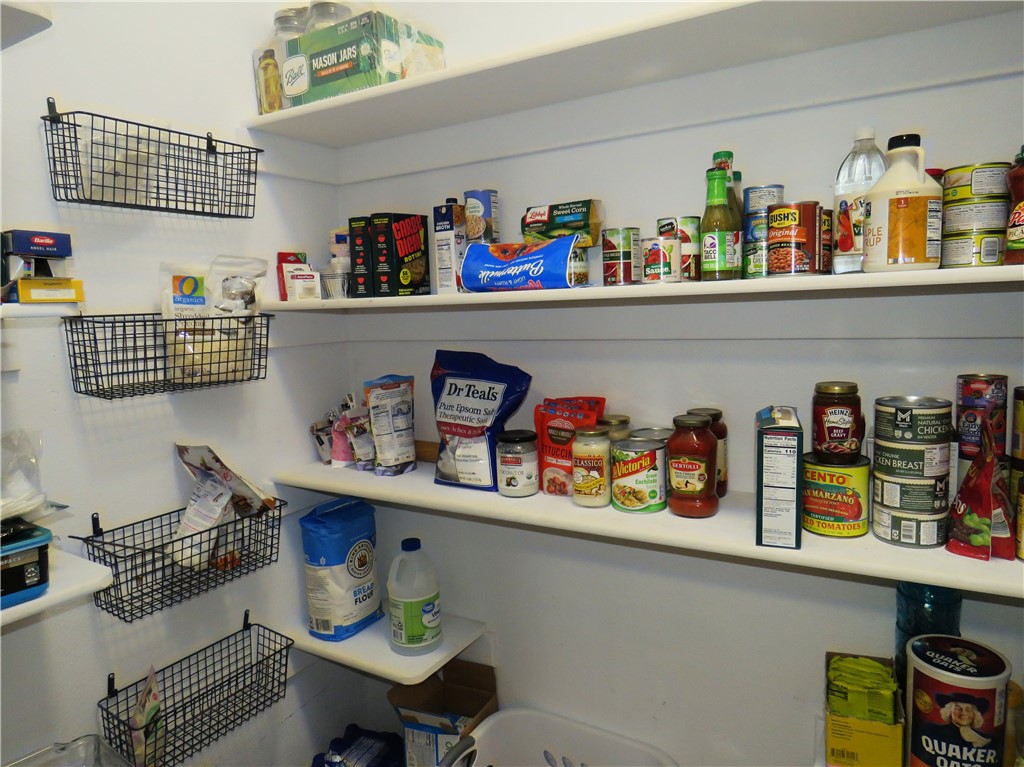 5622 W San Pedro Place