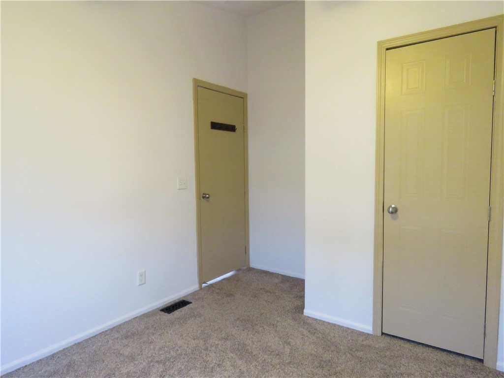 5622 W San Pedro Place