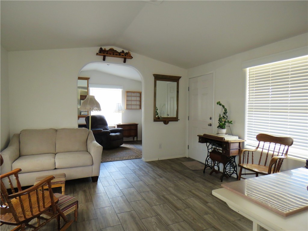 5622 W San Pedro Place