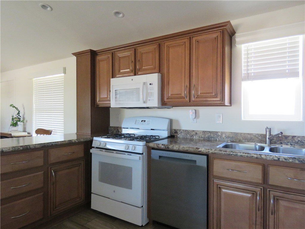 5622 W San Pedro Place