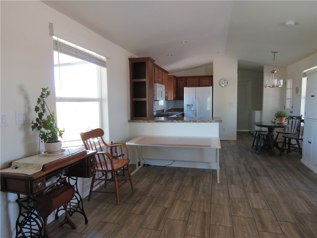 5622 W San Pedro Place