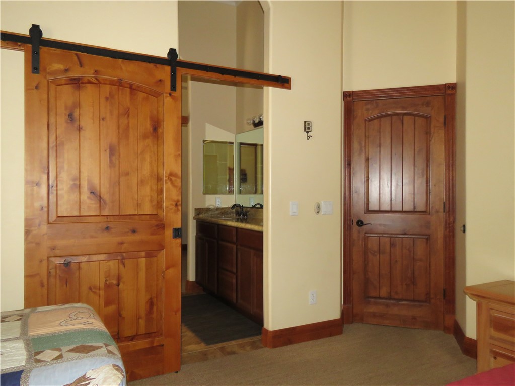 843 S Desert Canyon Way