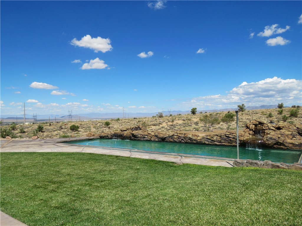 843 S Desert Canyon Way