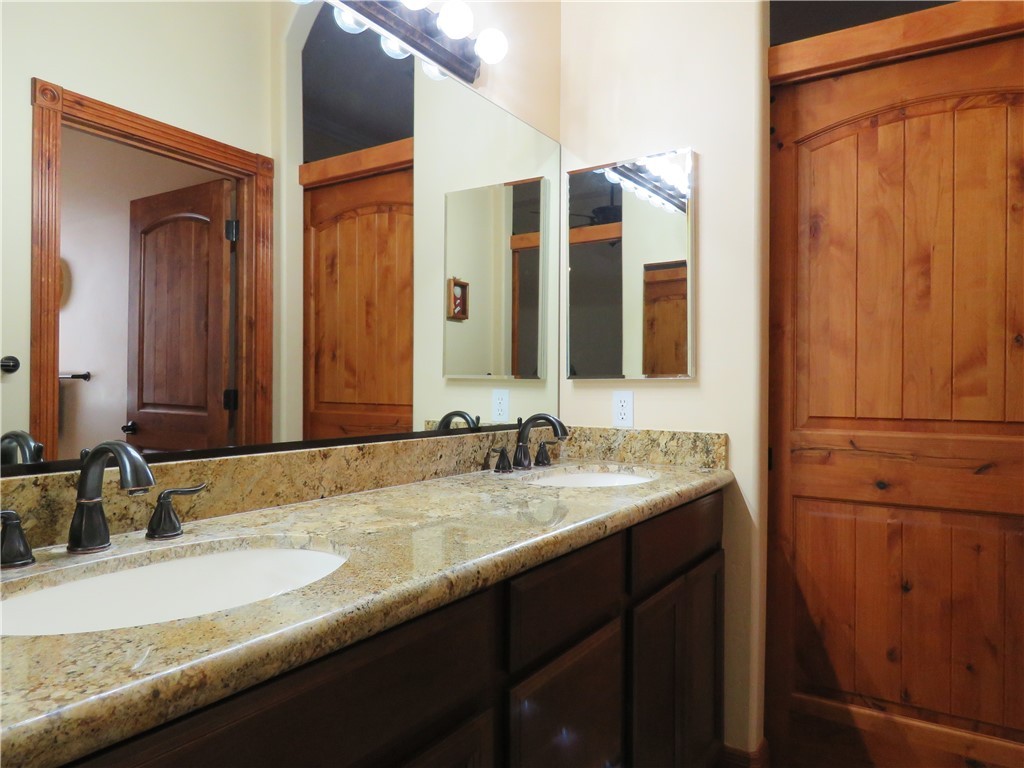 843 S Desert Canyon Way