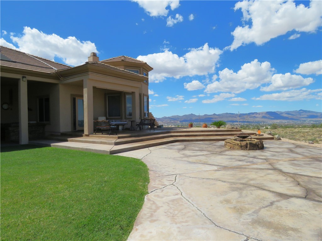 843 S Desert Canyon Way