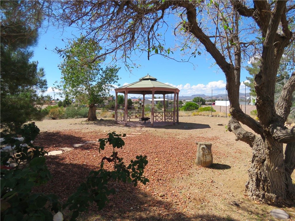 3811 Dakota Road