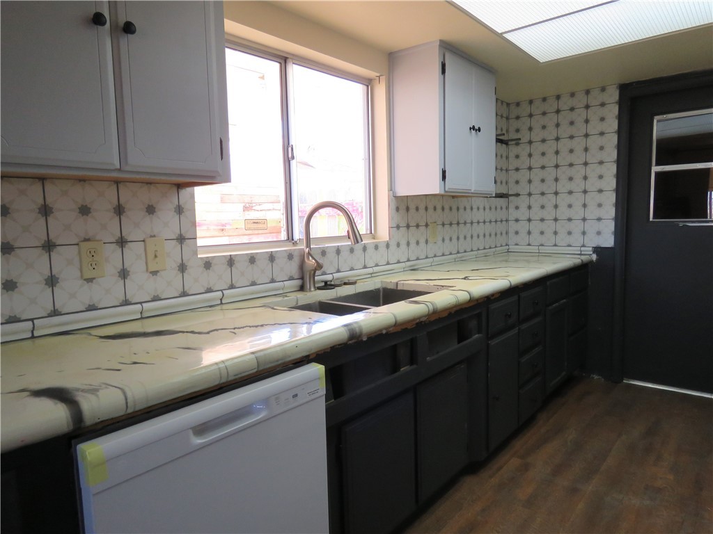 4040 Canyon Hills Drive