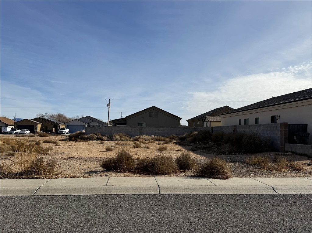 2 Lots N Adams Street