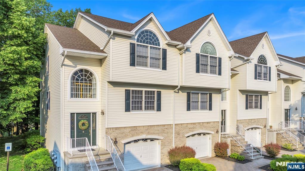 8 Sara Kathryn Way