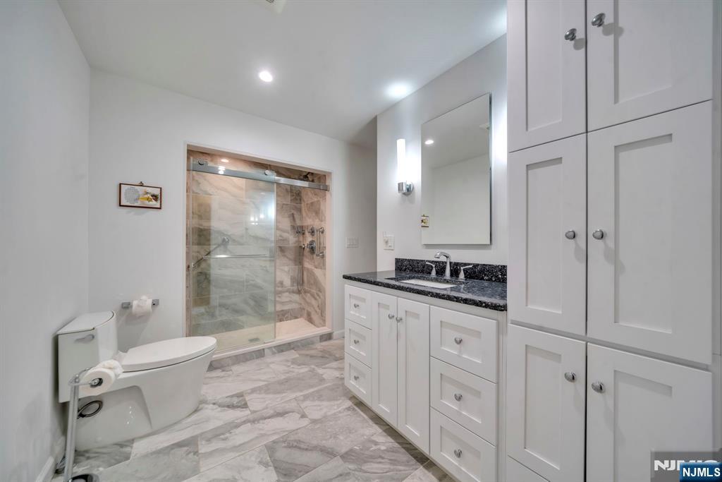 485 Sterling Place