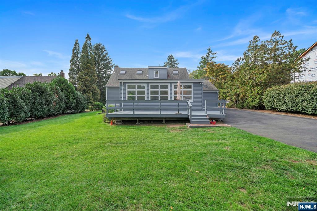 485 Sterling Place