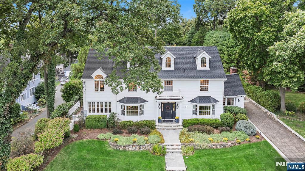 136 Crest Road