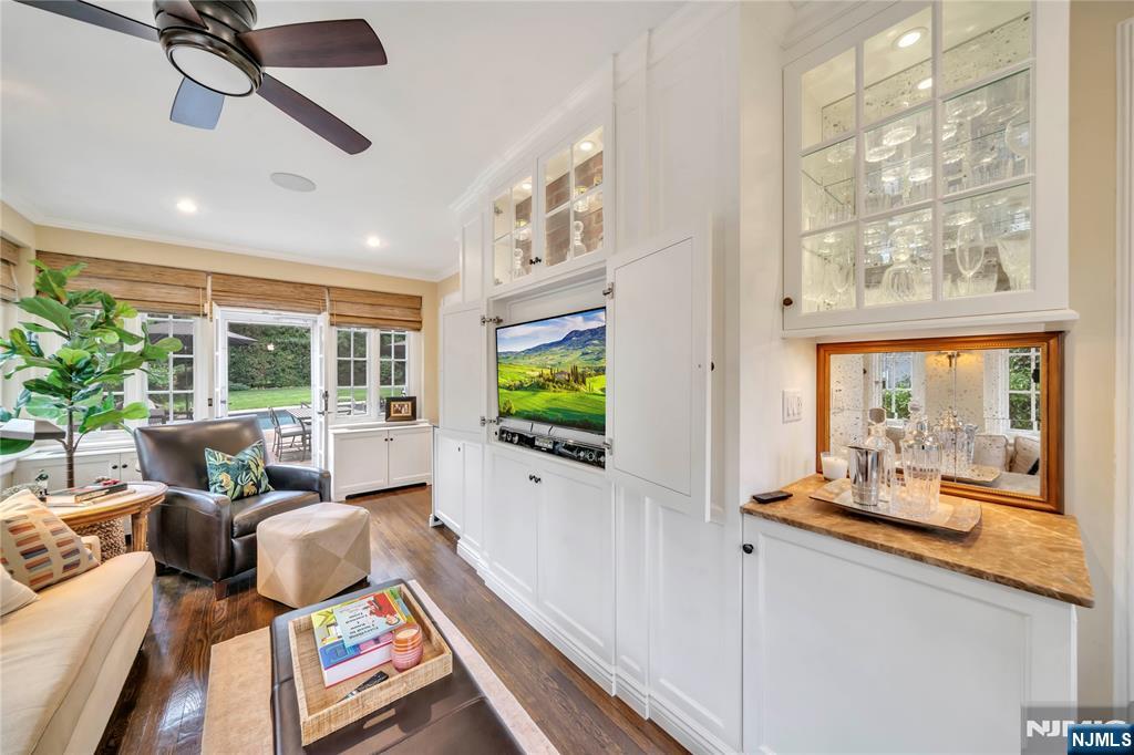 136 Crest Road