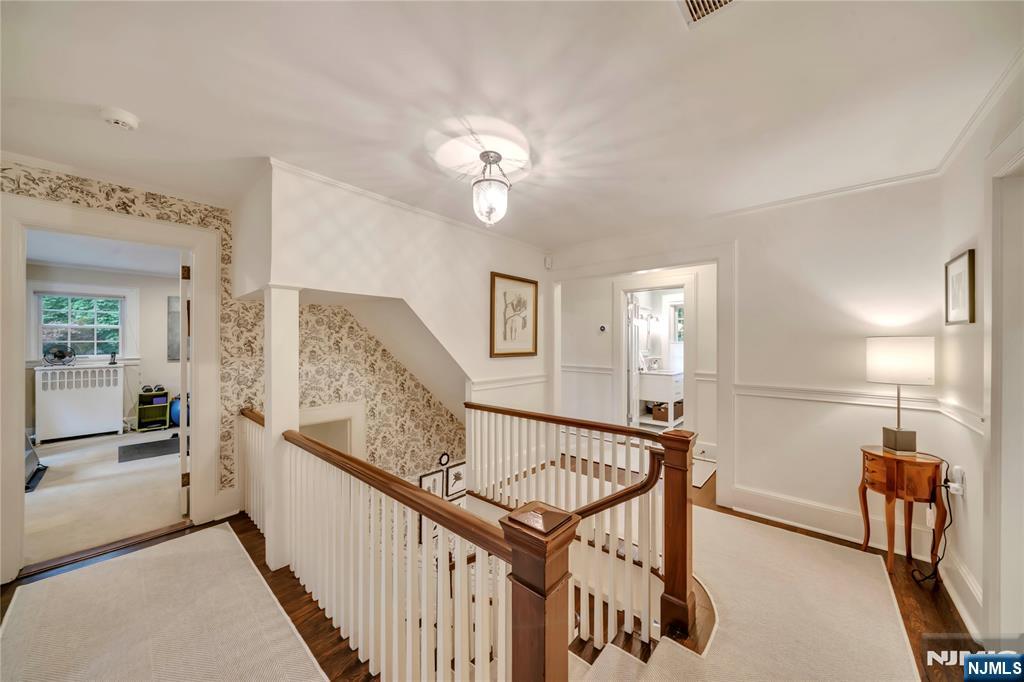 136 Crest Road