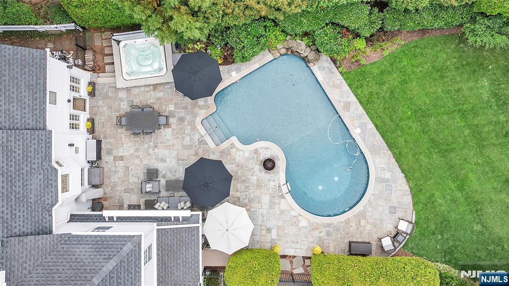 136 Crest Road