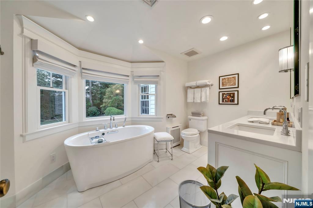 136 Crest Road