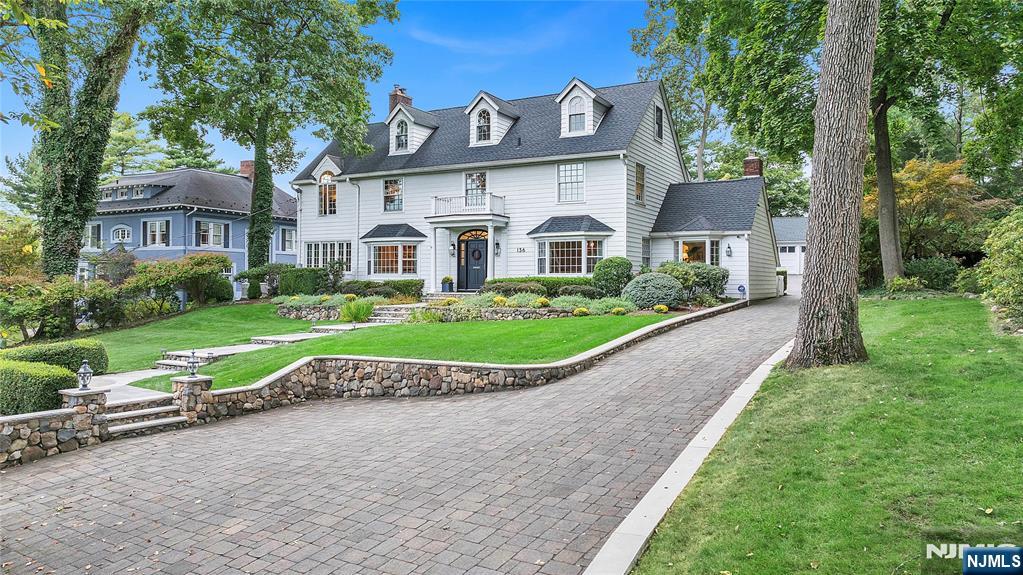 136 Crest Road