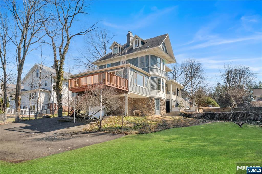 48 Sherman Place